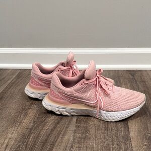 Nike Women's Pink Sneakers